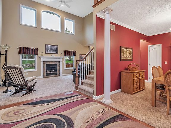 3rd image of 805 Woodbury Dr