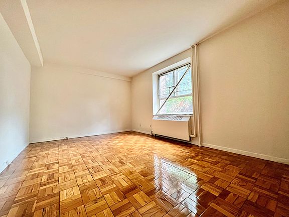 3rd image of 194-02 67th Ave Floor 1