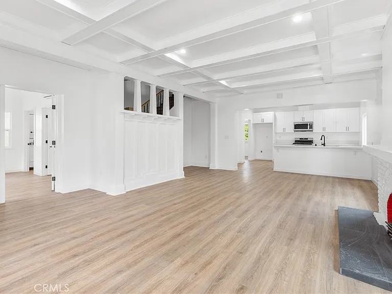 2636 S Normandie Ave — Photo 4