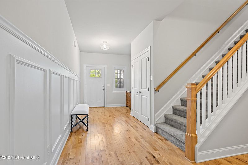 4th image of 19 Pasture Place