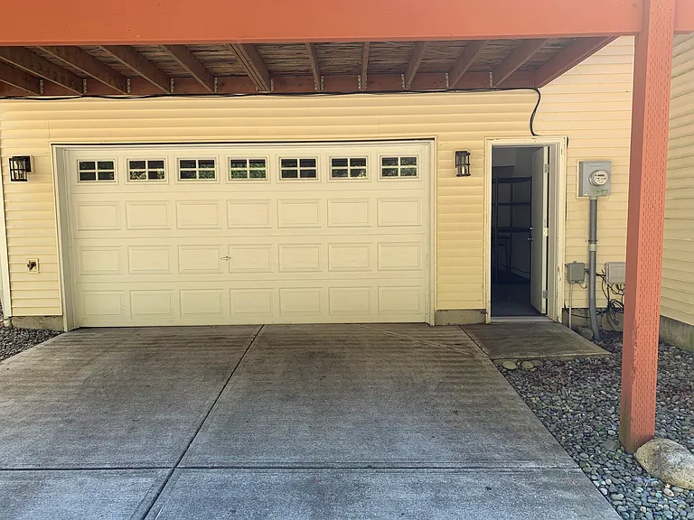 7204 34th Ave NE — Photo 23