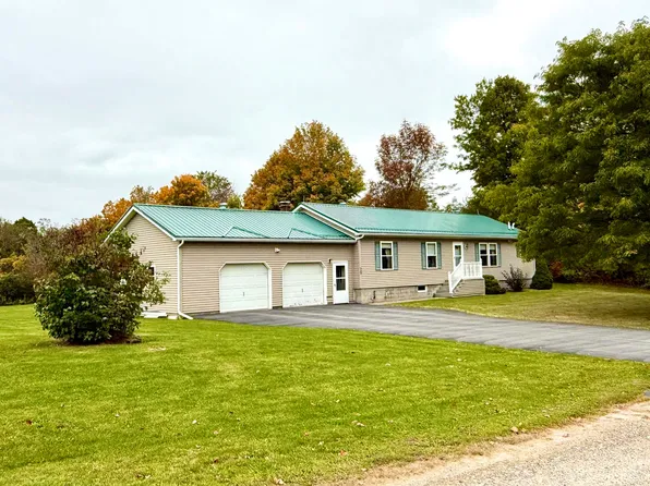 29 Bristol Rd, Gouverneur, NY 13642