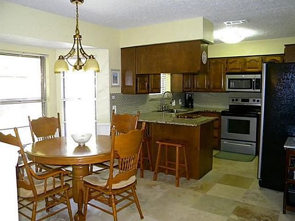 2nd image of 745 Bluebonnet Dr