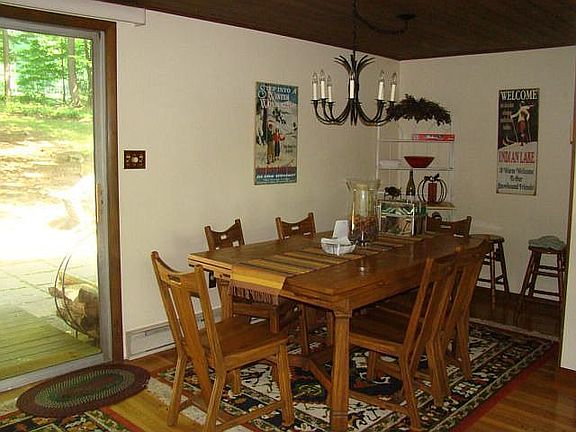 Dining room. 
