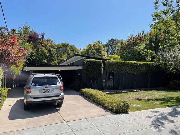 2nd image of 1050 Moffett Cir