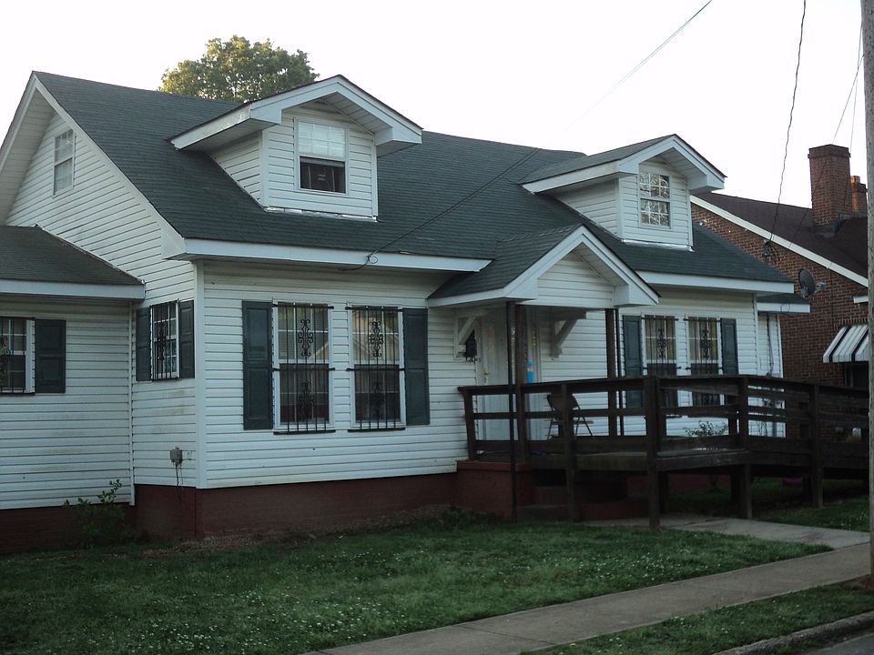 1st image of 304 Stonewall St