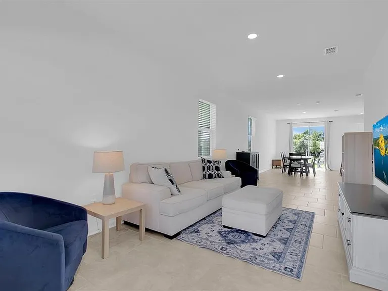 2845 Pierr St — Photo 8