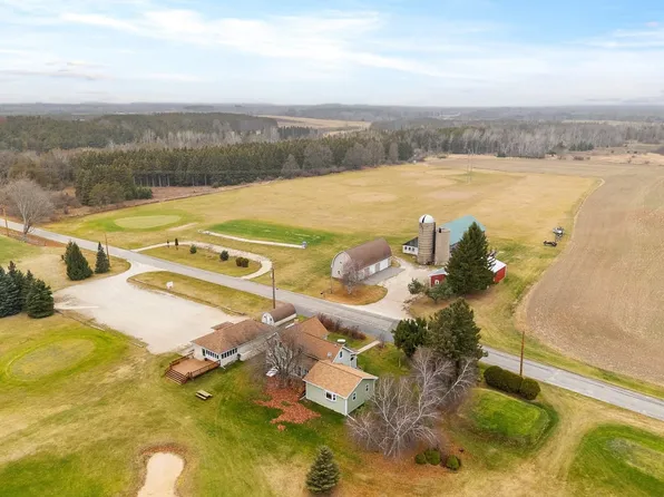 5611 Silverdale Rd, Sturgeon Bay, WI 54235