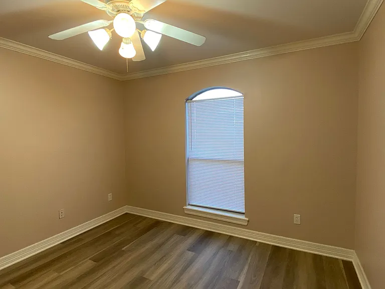 1022 Creole Dr — Photo 11