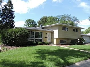 547 S 7th Blvd, Dundee, IL 60118