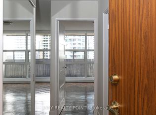33 Isabella St #2714-C08, Toronto, ON M4Y 2P7