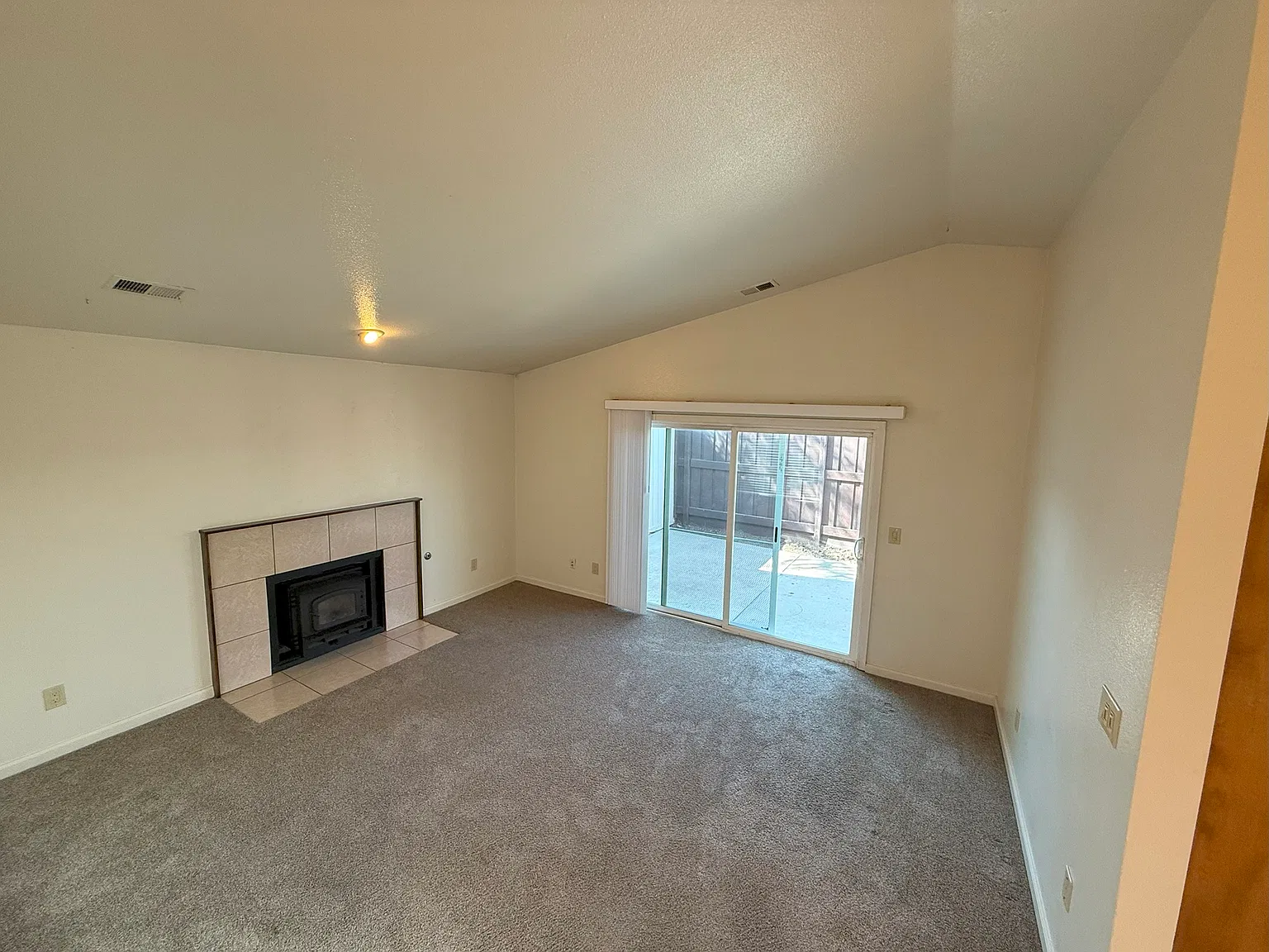 2 bed, 1040 sqft, $1,950 — Photo 1