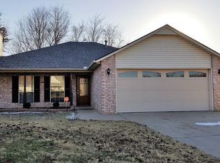 117 W 11th St, Claremore, OK 74017