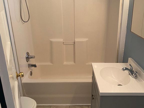 4th image of 3212 Hanover Ave