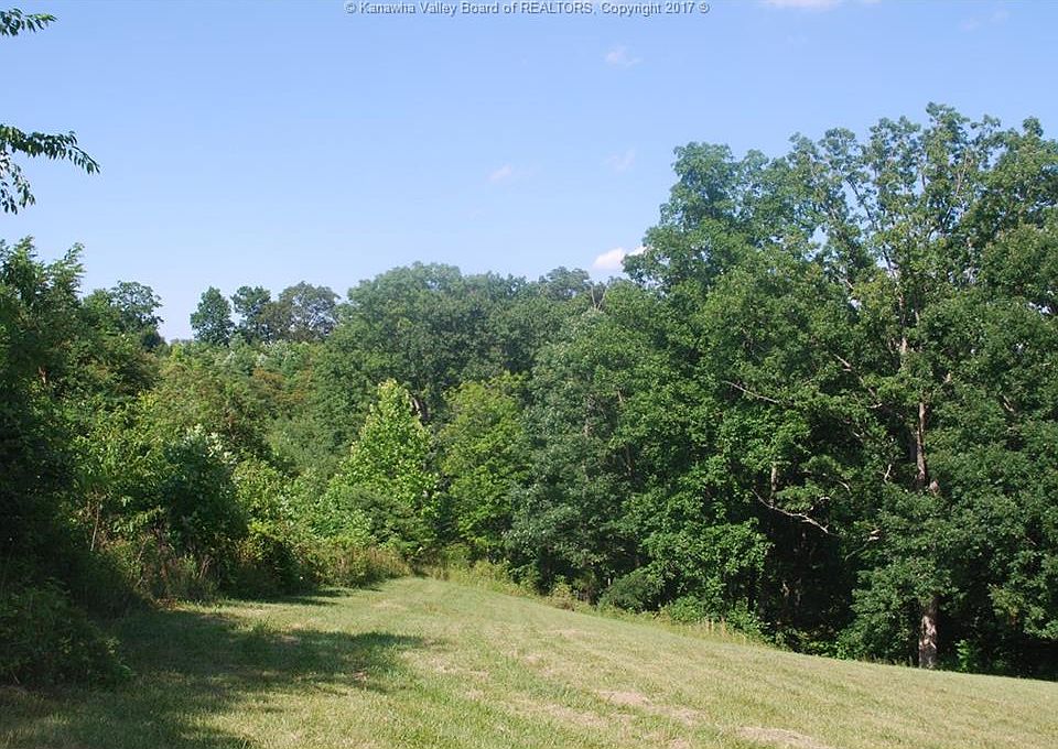 2nd image of 121 Angel Ln