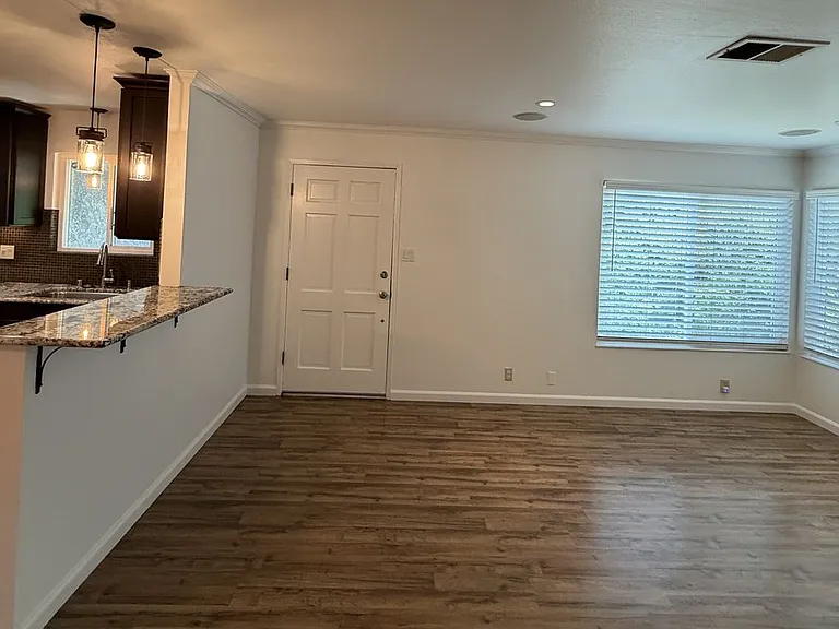 1115 Church St — Photo 6