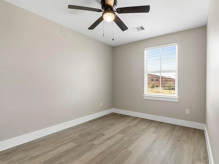 3150 B N Cleveland St — Photo 11
