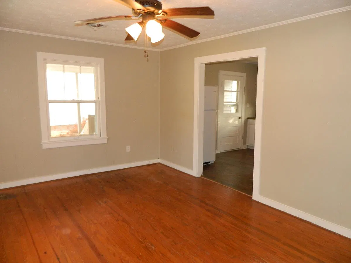 406 Harold King Drive — Photo 4