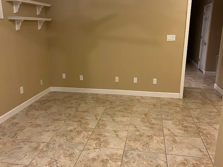 241 Parkwood Cir — Photo 17