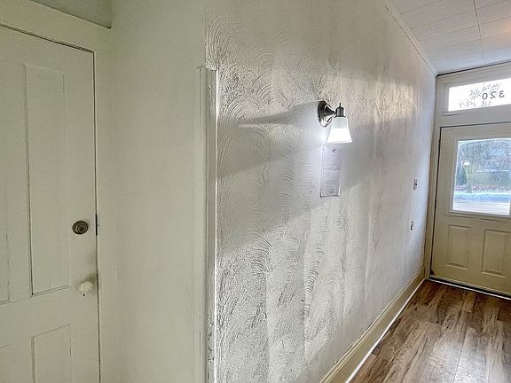 3rd image of 320 W 7th St