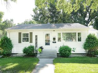 1121 S 9th St, Grand Forks, ND 58201