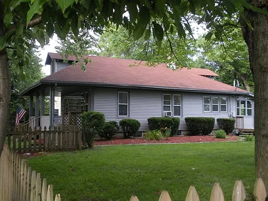 4 bed, 1.5 bath, 2088 sqft, $2,150 — Photo 2