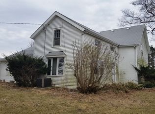 21945 Pilgrim Rd, Chadwick, IL 61014