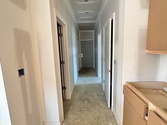 4th image of 700 Kathleen Dr