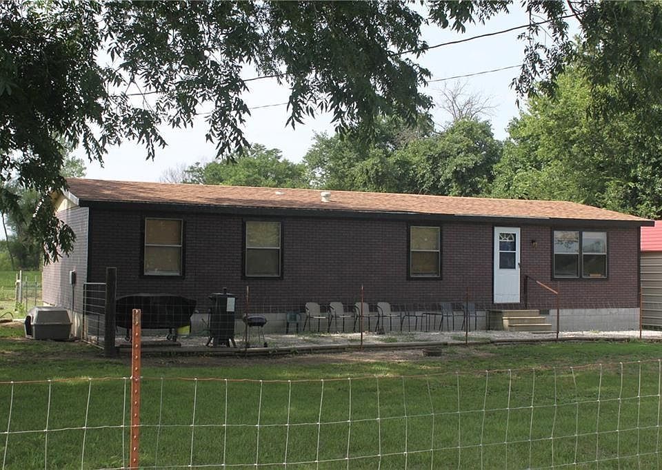 1st image of 355 E 660th Ave