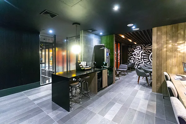 Rented by The KCI Group | media 10