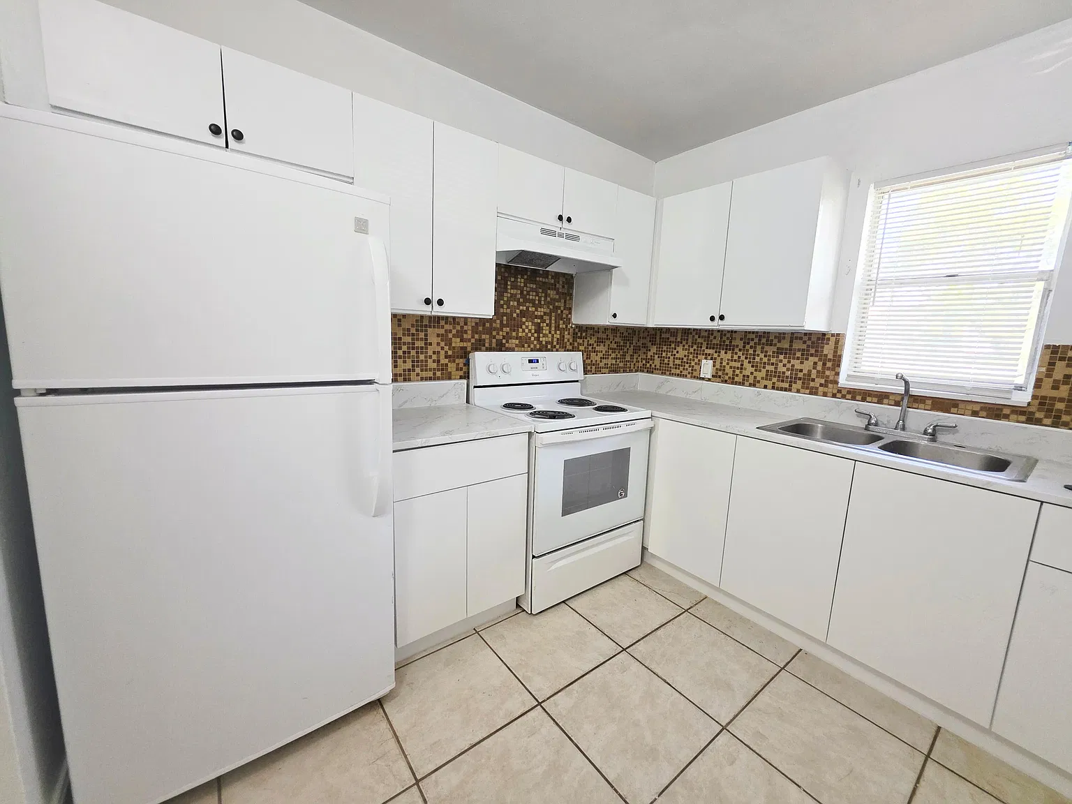 2 bed, 1.0 bath, 880 sqft, $1,500 — Photo 3