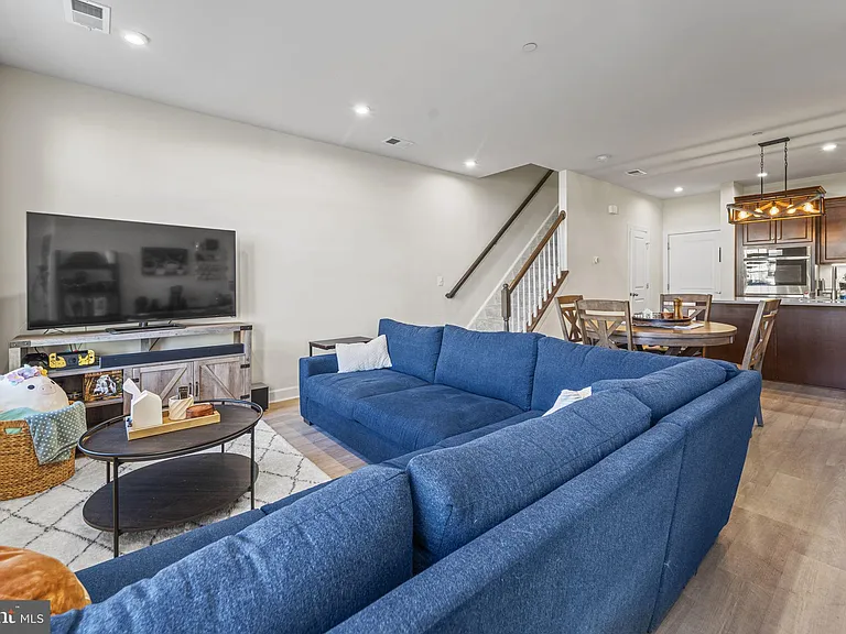 12384 Azure Ln — Photo 3