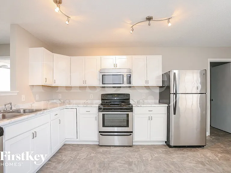 10913 Miller Dr — Photo 7