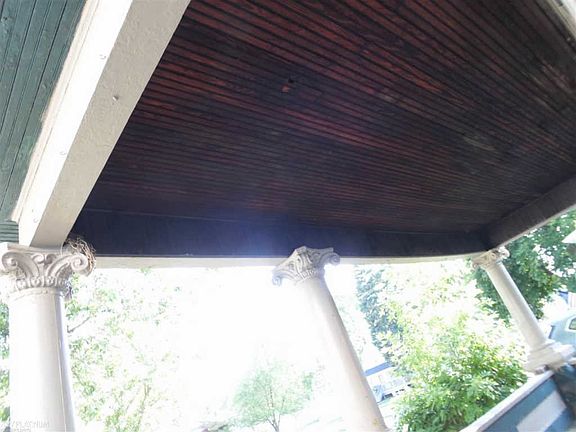 2nd image of 1035 Wall St