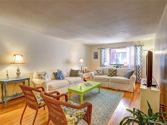 4th image of 3416 Grove Ave #U12