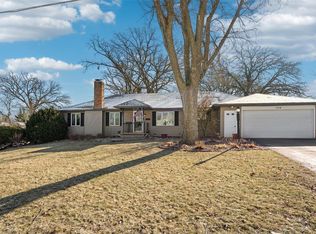 1118 Woodland Dr, Newton, IA