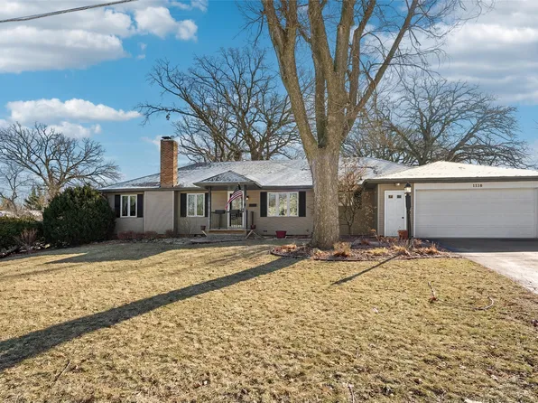 1118 Woodland Dr, Newton, IA 50208