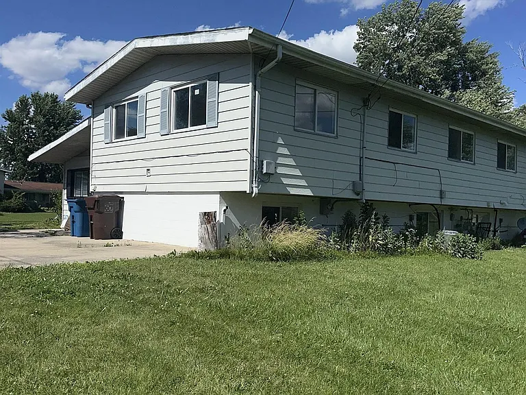 3235 Schilling St — Photo 3