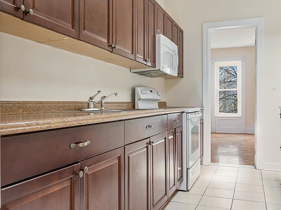 4th image of 137 W 130th St #3
