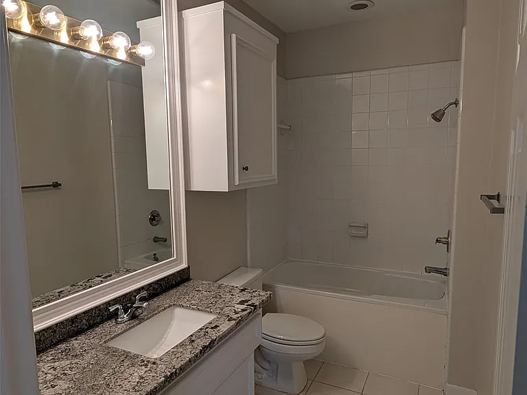 1405 Rosalie St — Photo 13