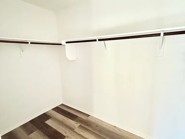 11809 Kurth Dr — Photo 11