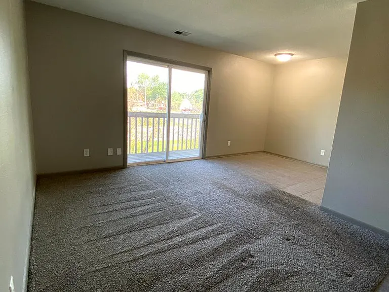 900 Elder Ln — Photo 8