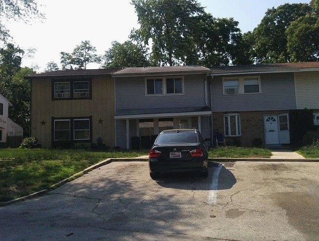 2nd image of 726 E Elm Ave