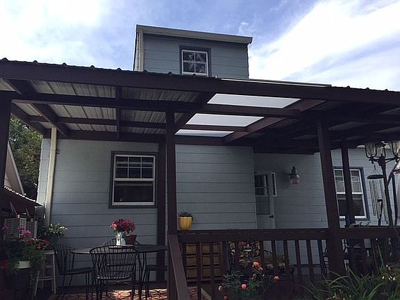 Large Cozy Covered Deck