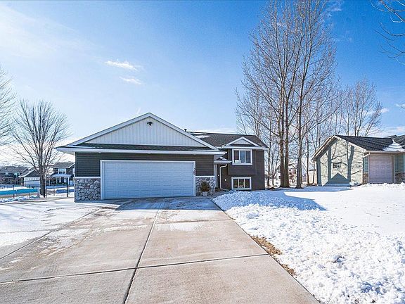 2nd image of 320 Bluebill St