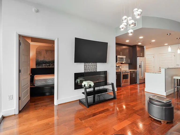1080 Peachtree St NE #1415FURNISHED — Photo 7