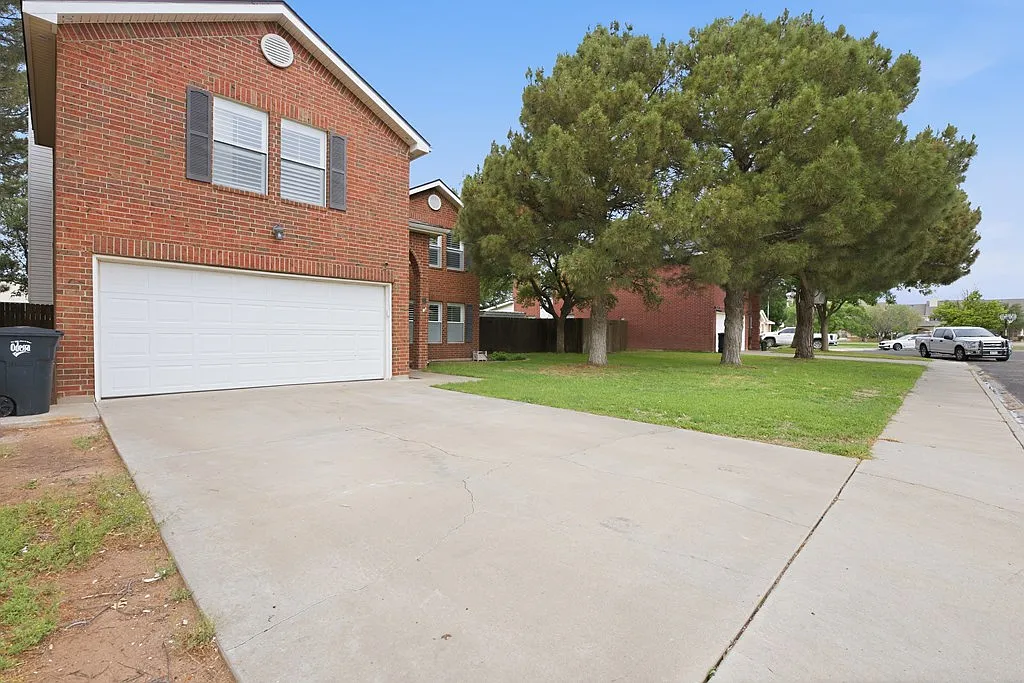 Building Photo - 37 Pinon Ct