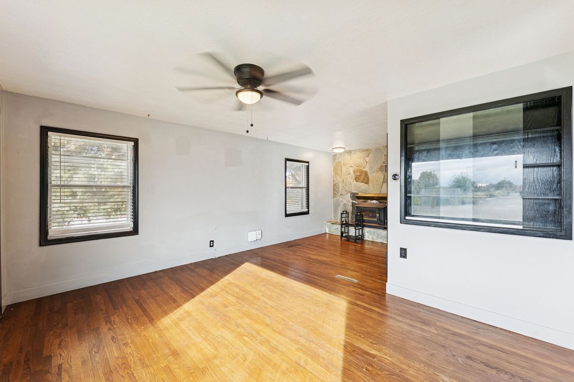 next background image