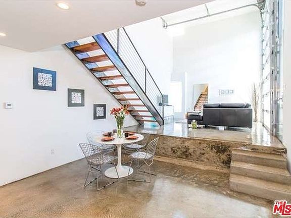 2nd image of 1455 N Bronson Ave APT 1
