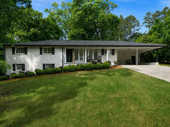 212 Sherwood Dr, Calhoun, GA 30701